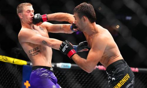 Экс-чемпион UFC высмеял топового бойца из-за поражения Рахмонову