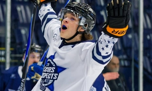 Казахстанский нападающий продолжает набирать очки в Канаде