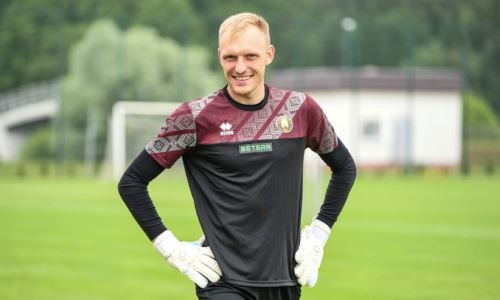 Вратарь клуба КПЛ выбрал хоккей