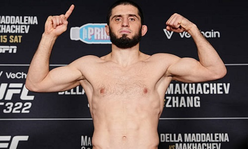 Маддалена и Махачев прошли взвешивание перед боем за титул чемпиона UFC
