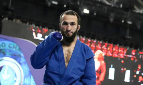 Кадыров принял решение по чемпиону мира из России после победы над узбекистанцем