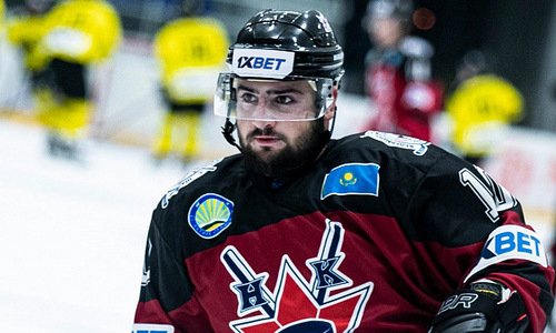 Казахстанский клуб подписал результативного хоккеиста