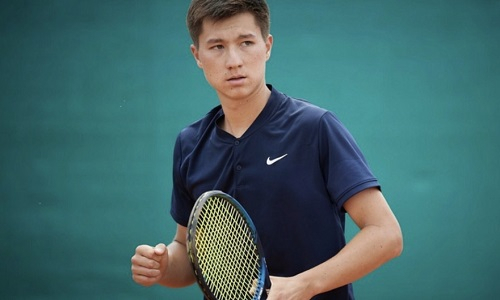 Казахстанский теннисист успешно стартовал на турнире в Италии