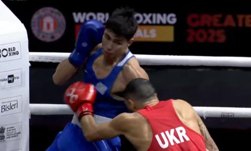 Казахстанский боксёр сенсационно победил чемпиона мира из Украины в бою за финал