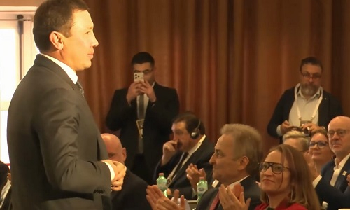 Геннадий Головкин сорвал овации после избрания президентом World Boxing. Видео