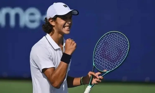 Казахстанский теннисист выиграл первый взрослый титул в карьере