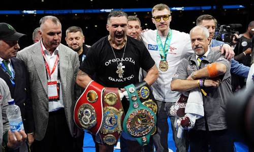 Александр Усик