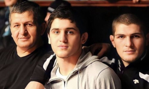 Ислам Махачев вернулся к истокам. Видео