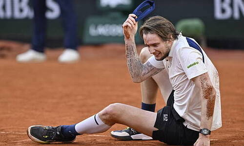 Разгромом обернулся первый турнир Александра Бублика