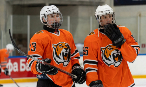 Шайба казахстанского хоккеиста не помогла одержать победу в МХЛ