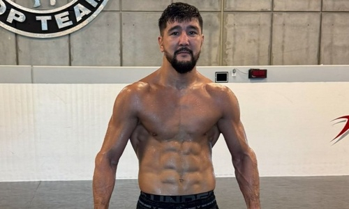 Казахский боец признался в давлении после завоевания чемпионского пояса