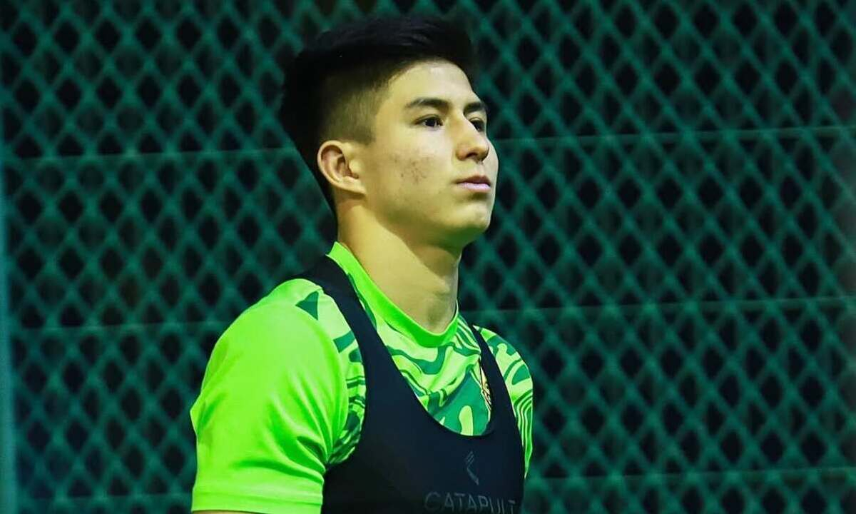 «Страсбур»? Официально объявлены планы Дастана Сатпаева