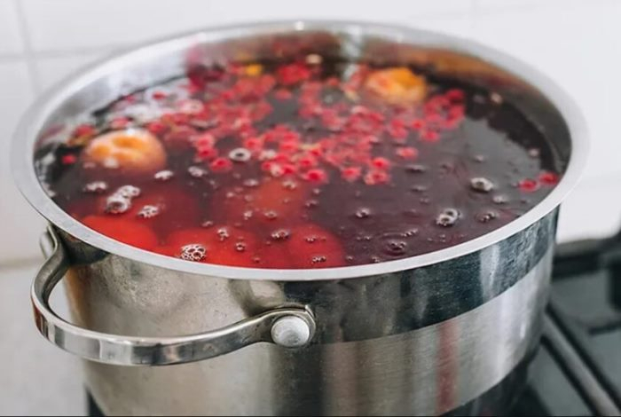 Опасные ягоды для пожилых — почему этот напиток может угрожать здоровью