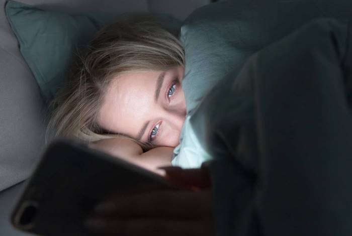 Медик поделилась советами по настройке экрана для защиты кожи от преждевременных морщин