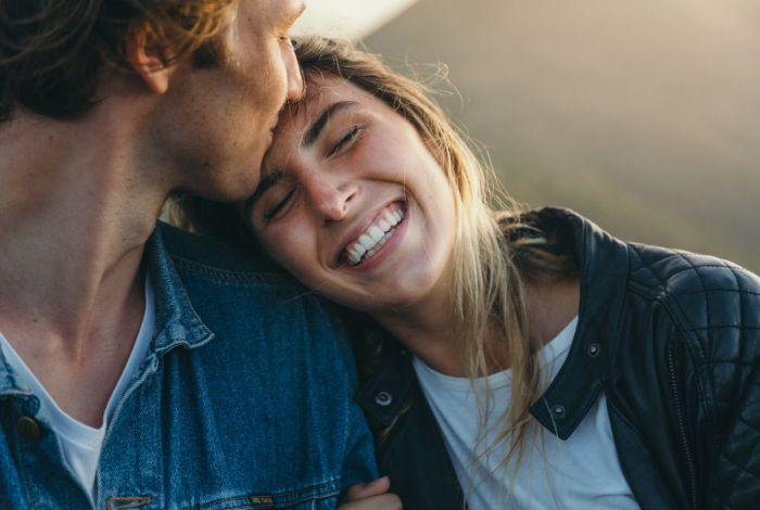 Психотерапевт назвал идеальную разницу в возрасте для длительных отношений