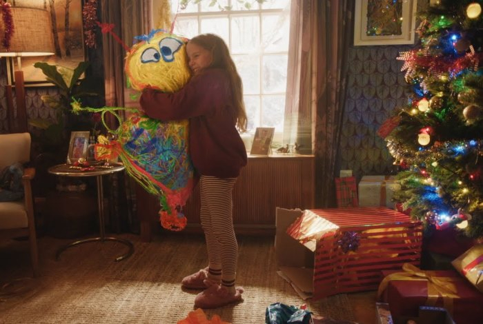 Disney снял трогательный рождественский фильм о детях без игрушек. Видео