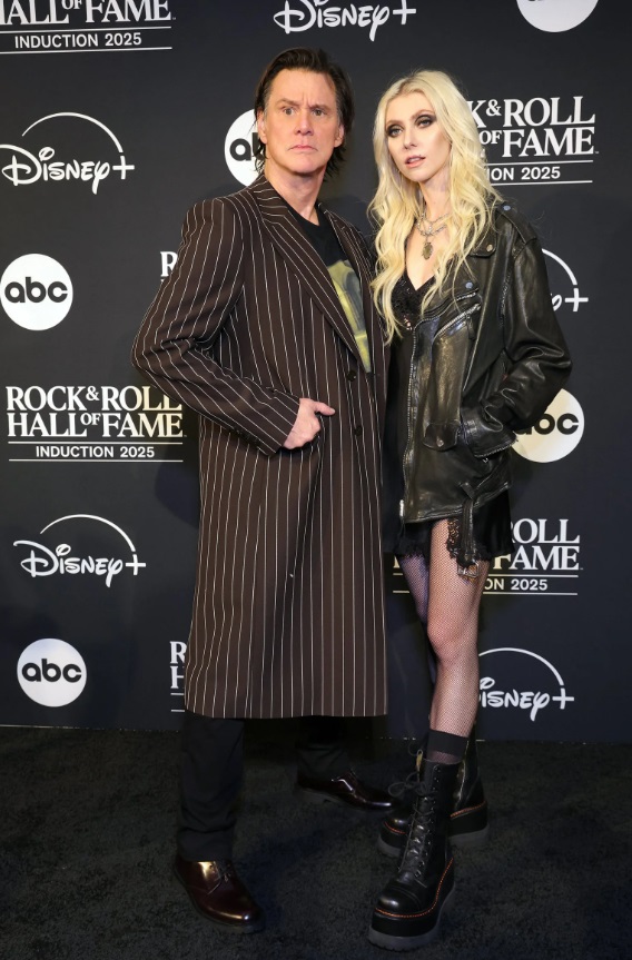 Звезды фильма «Гринч — похититель Рождества» воссоединились спустя 25 лет