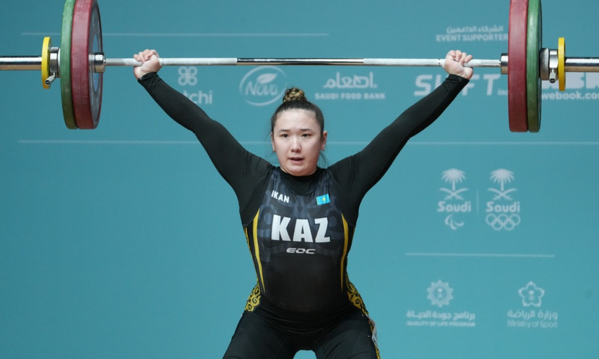 Казахстанская тяжелоатлетка завоевала две медали на Исламиаде-2025