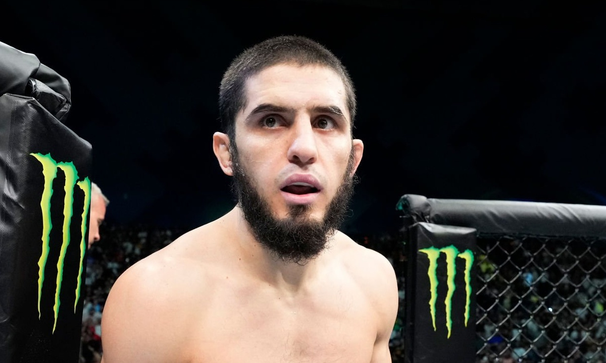 Топовый боец UFC «завершил» карьеру Ислама Махачева