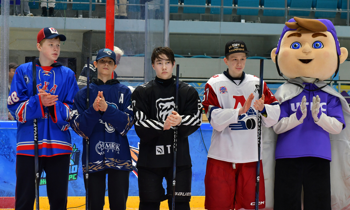 Казахстанский хоккеист дебютирует в США