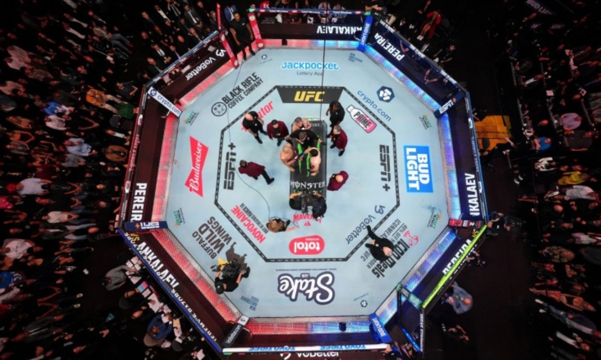 В составе участников UFC 322 произошли изменения