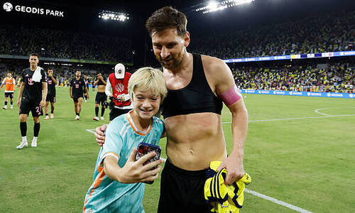 Раскрыта стоимость одного селфи с Лионелем Месси