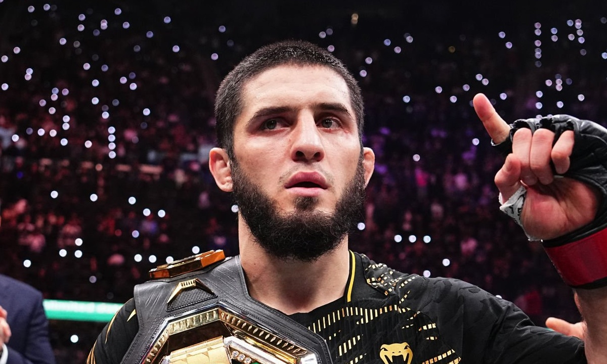 Исламу Махачеву «отдали» второй пояс