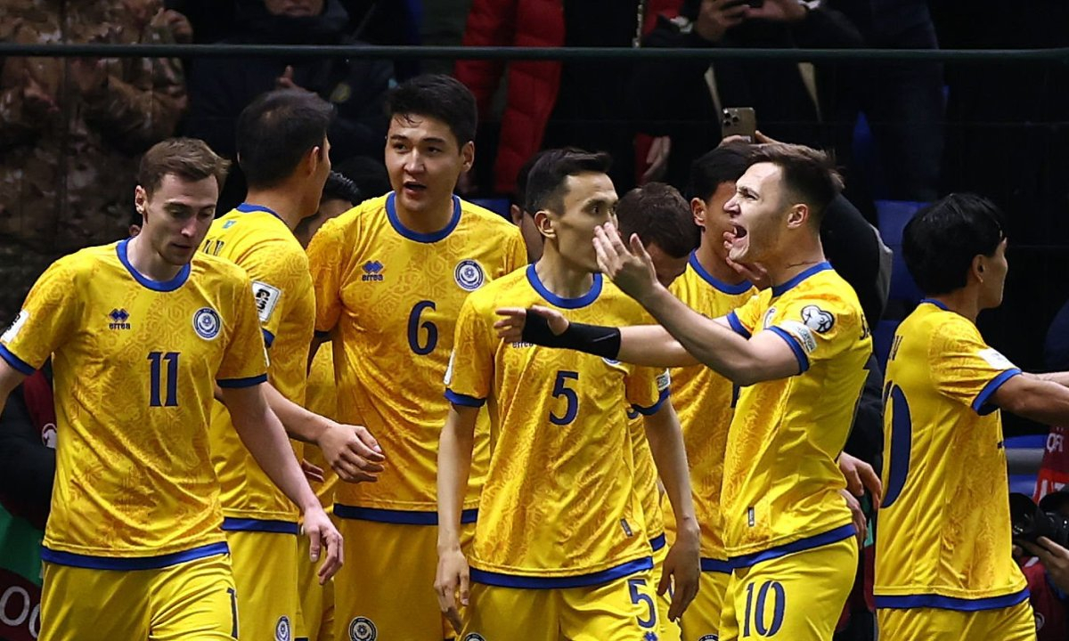 Футболисту сборной Казахстана предложили подарить машину за игру против Бельгии