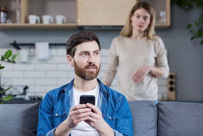 Психиатр объяснила, почему ревность разрушает отношения