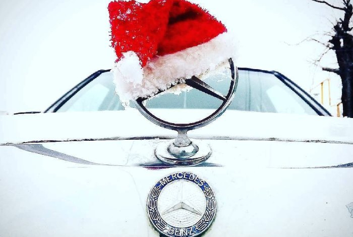Новогодняя реклама Mercedes удивила образом супруги Санта-Клауса. Видео