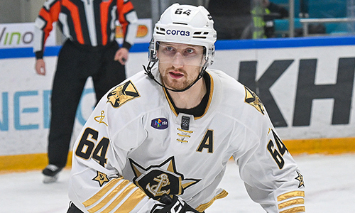 Шайба хоккеиста сборной Казахстана не помогла победить клубу в матче КХЛ