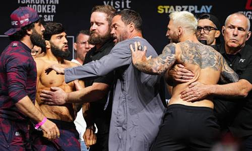 Арман Царукян — Дэн Хукер: прямая трансляция главного боя турнира UFC Fight Night 265