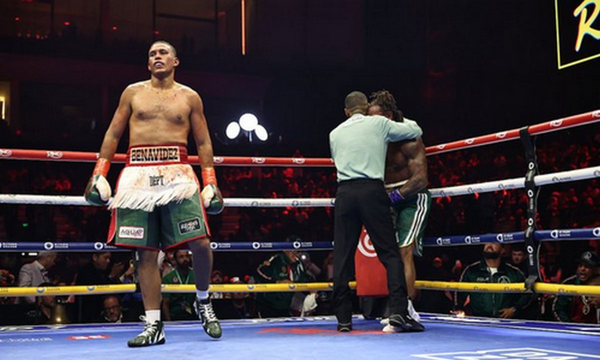 Жестоким избиением и нокаутом обернулся бой «ученика» Головкина за чемпионский титул. Видео