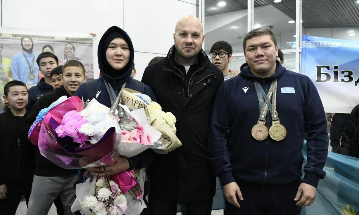 Чемпионов Сурдлимпийских игр в Токио встретили в Астане