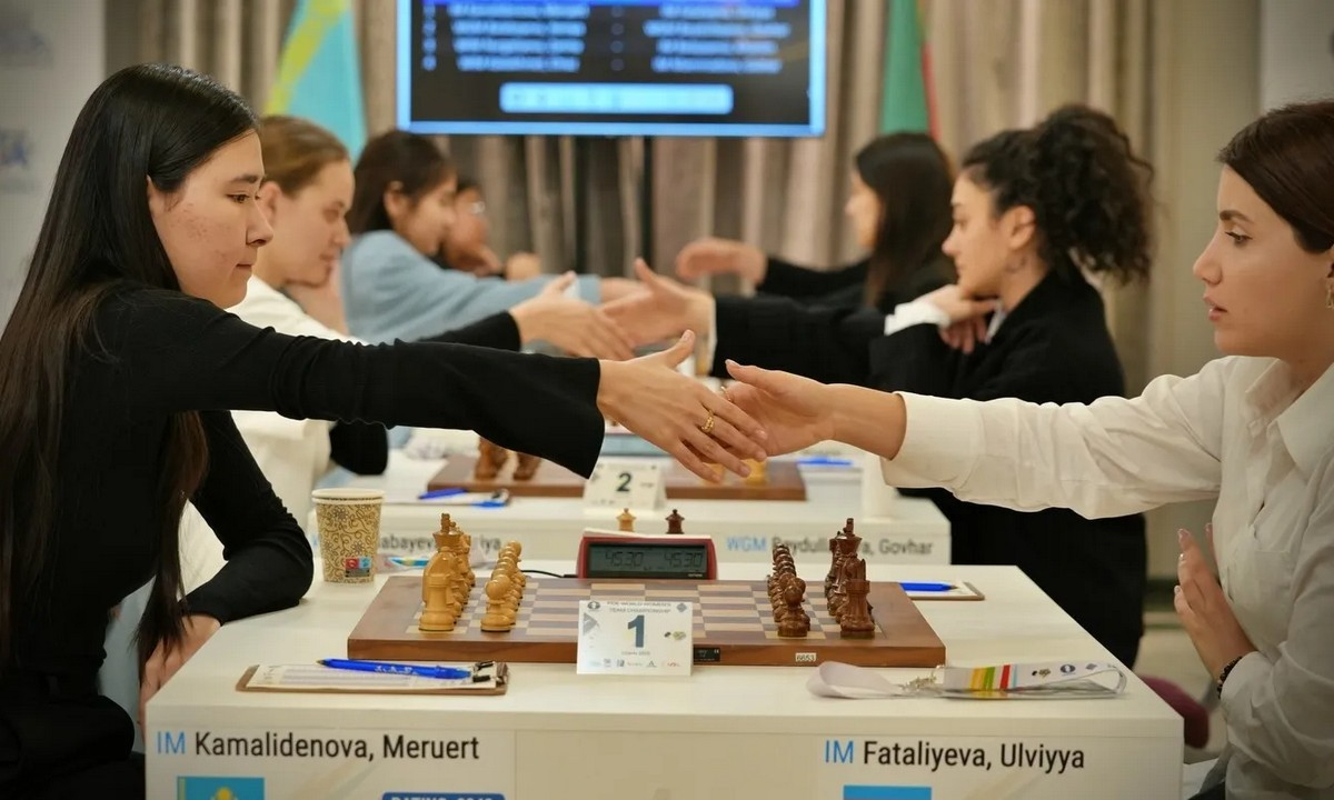 Казахстан и Азербайджан выдали драматичный полуфинал на чемпионате мира по шахматам