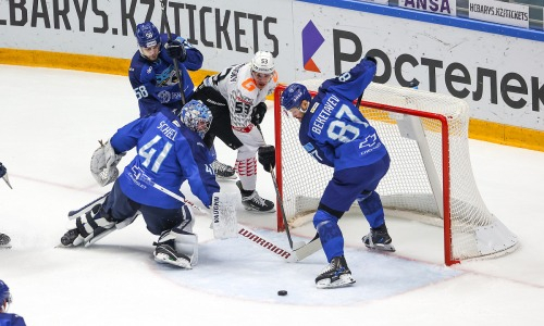 Фоторепортаж с матча КХЛ «Барыс» — «Авангард» 2:5