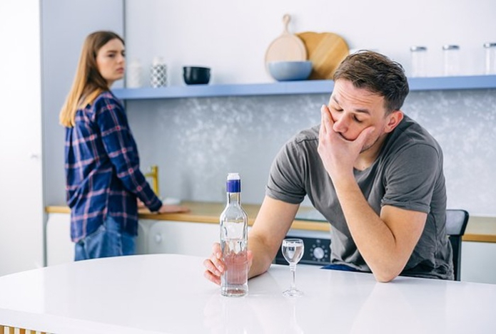 Нарколог раскрыл правильный способ убедить алкоголика лечиться