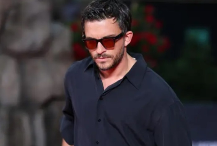 Самый обаятельный мужчина 2025 года — выбор журнала People