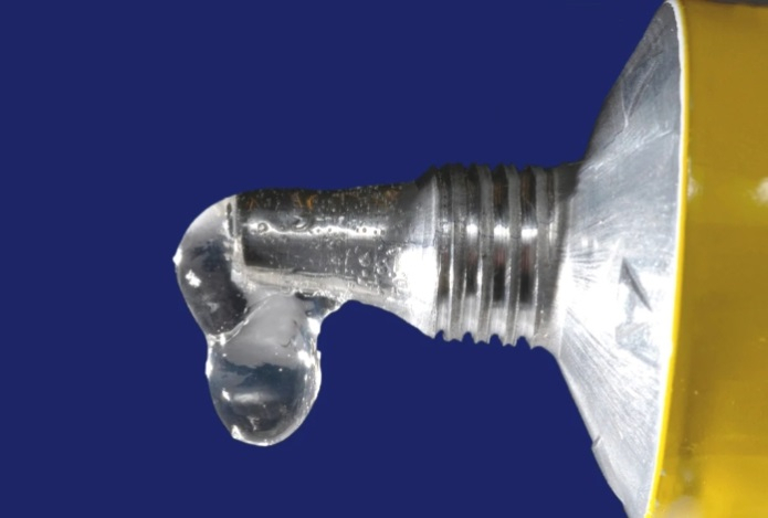 Названы пять вещей, которые нельзя клеить суперклеем