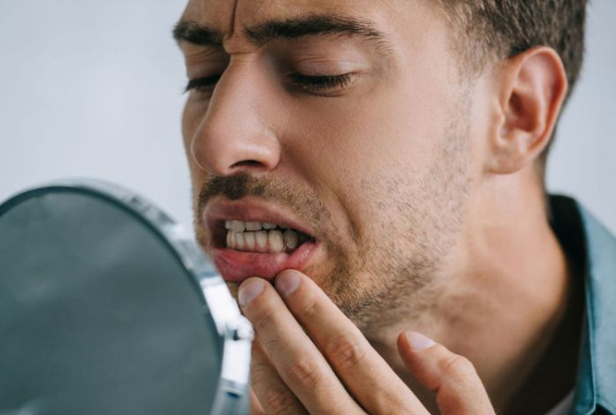 Какие продукты сильнее всего окрашивают зубы