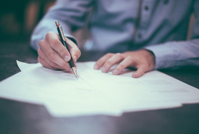 В каких случаях разрешено сменить имя или фамилию