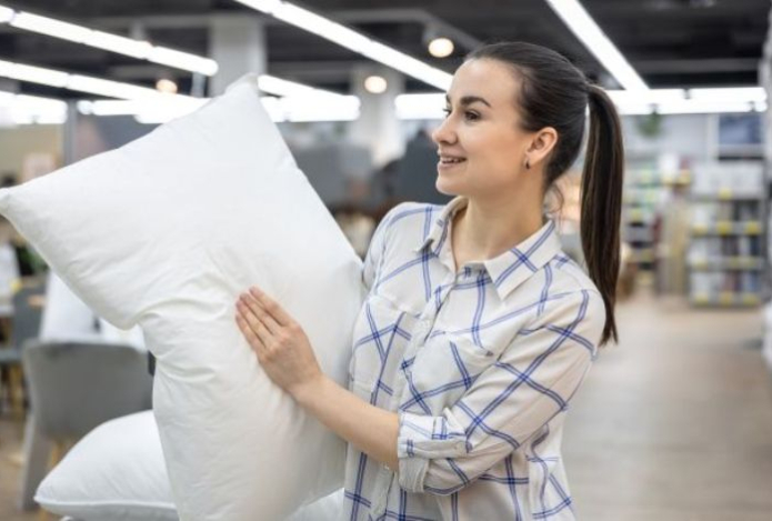 Врачи объяснили, как часто надо менять подушку