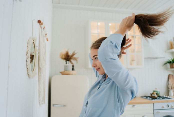 Стилист назвала простой способ подтянуть лицо без пластики и уколов красоты