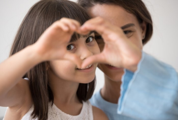 Исследование — родители подсознательно больше заботятся о детях, на которых они похожи 