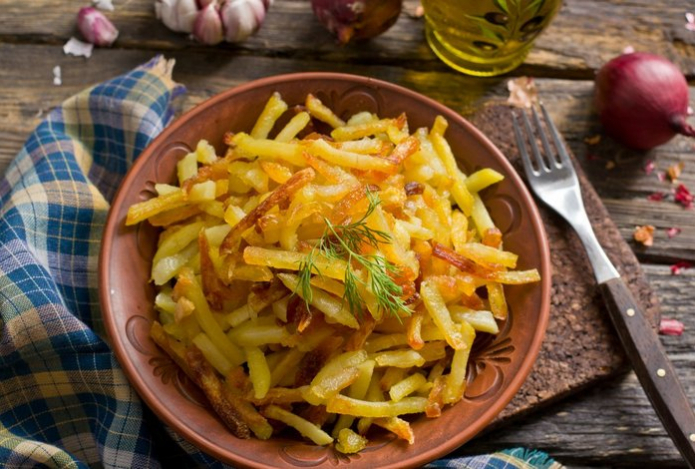 Вовсе не яд на сковороде. Как сделать жареную картошку полезнее