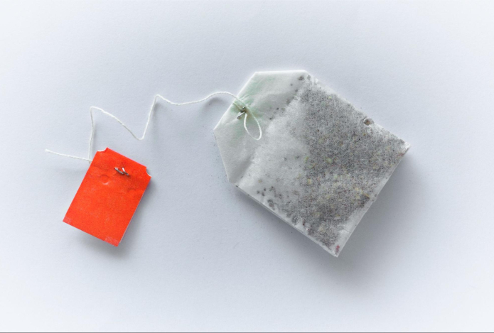 Зачем носить с собой в сумке два чайных пакетика