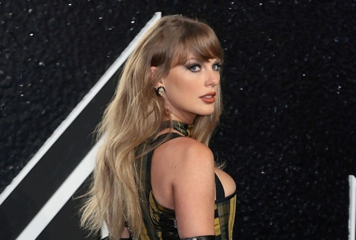 Тейлор Свифт стала самой продаваемой сольной артисткой в истории музыки