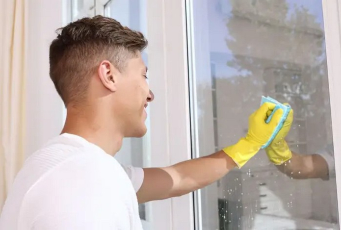 Зачем натирать окна средством для мытья посуды в ноябре — причина вас удивит