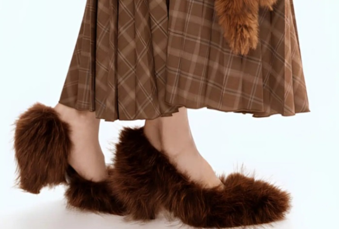 Модный бум — пушистые туфли H&M стали главным трендом