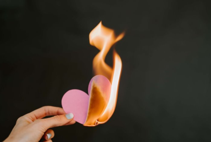 Как понять, что отношения подходят к концу — объяснение психолога